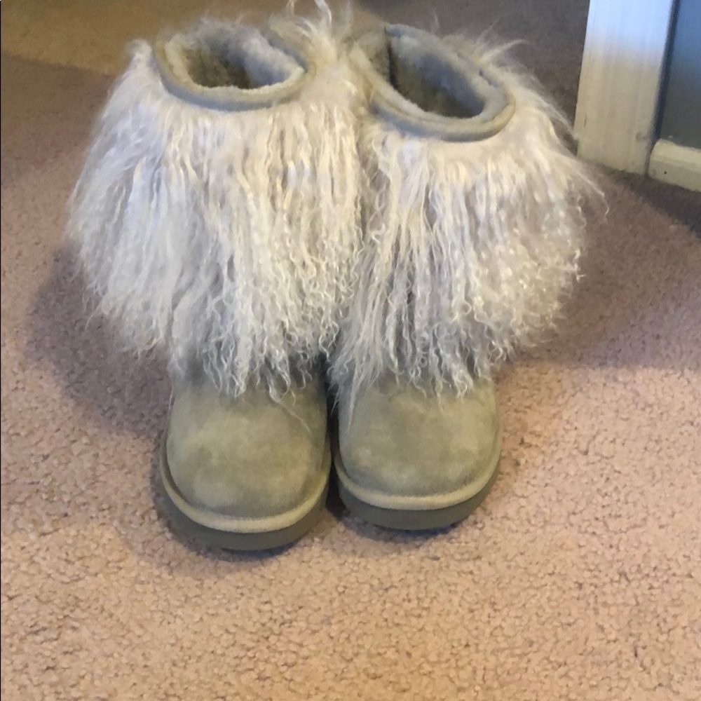 UGG Australia, Classic short with sheepskin cuff